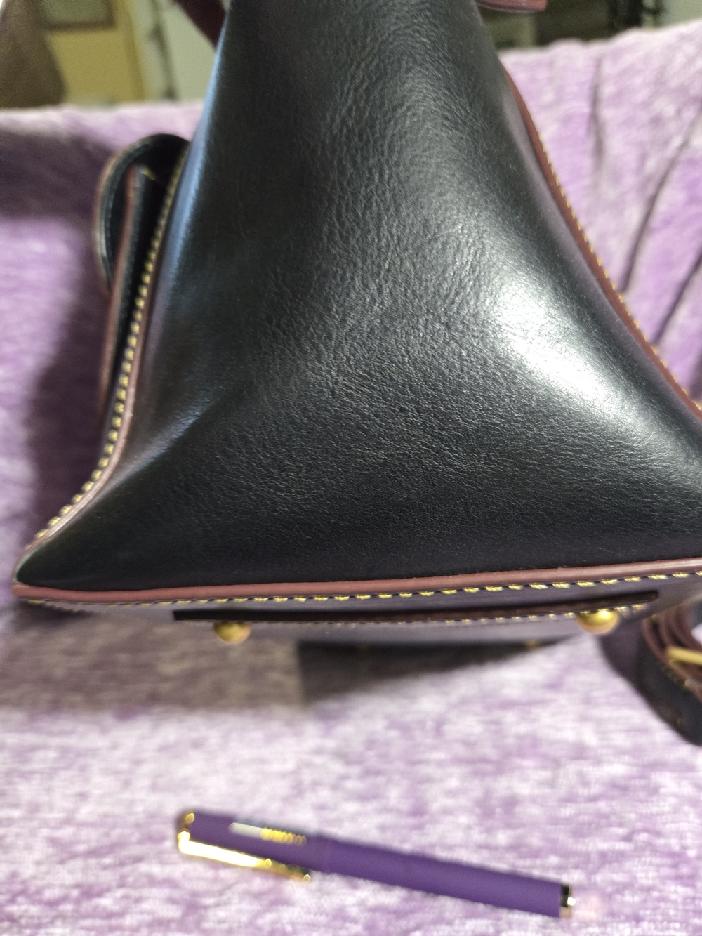 Dooney & Bourke FLORENTINE NAVY💙 Leather Naomi Satchel with Gold Hardware. EUC - Picture 6 of 16